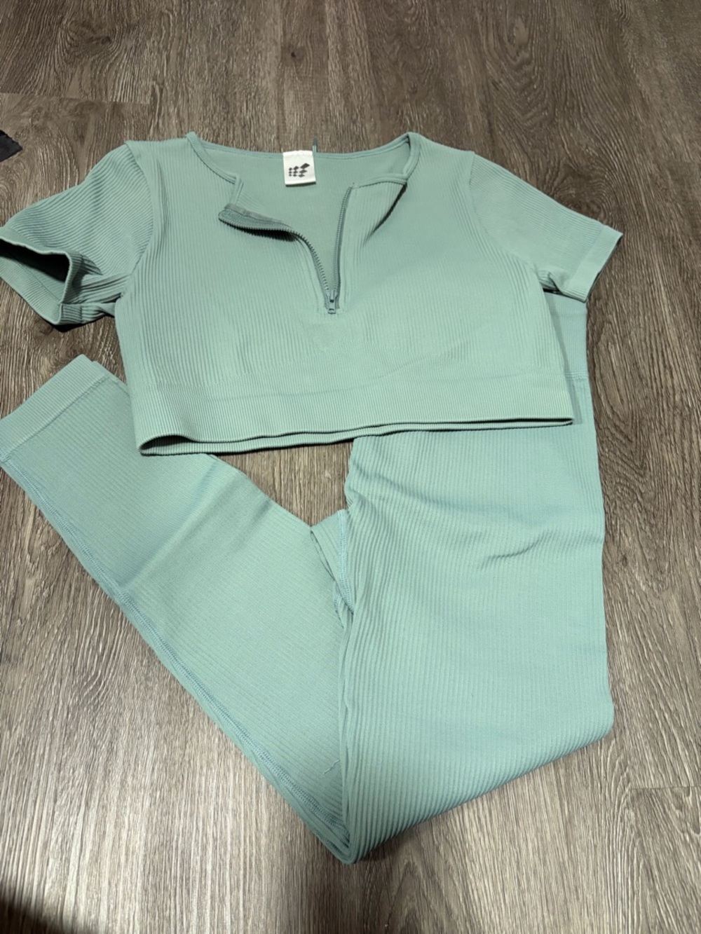 Jed north Zip Top & High-Waist Leggings Set - Sage Green